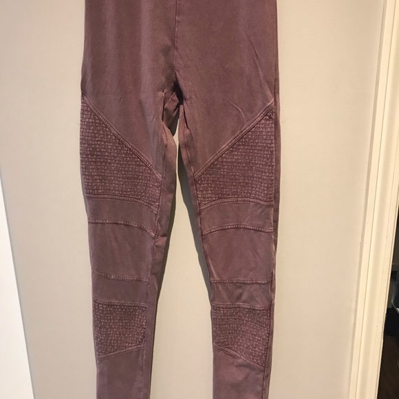 Pants - Sundance Size Small Motto Legging EUC